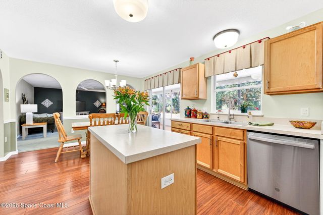 2186 Spring Creek Circle NE, Palm Bay, FL 32905