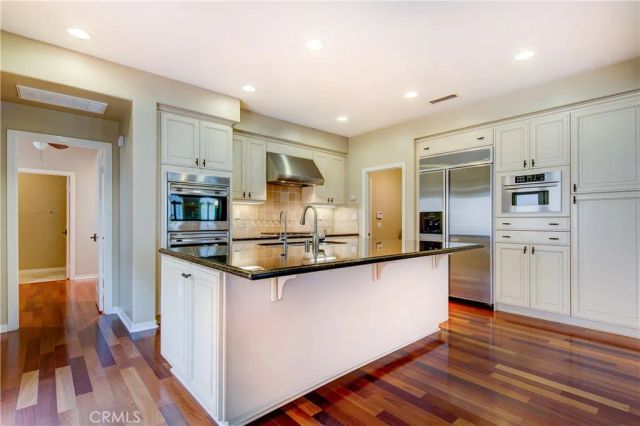 31 Twin Gables, Irvine, CA 92620