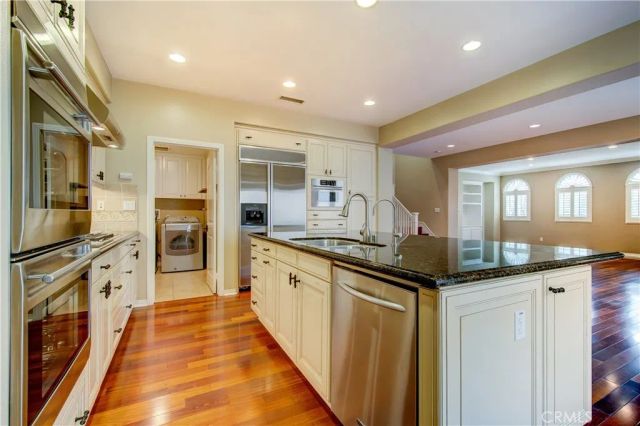 31 Twin Gables, Irvine, CA 92620