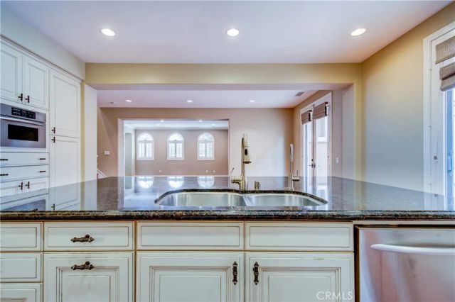 31 Twin Gables, Irvine, CA 92620