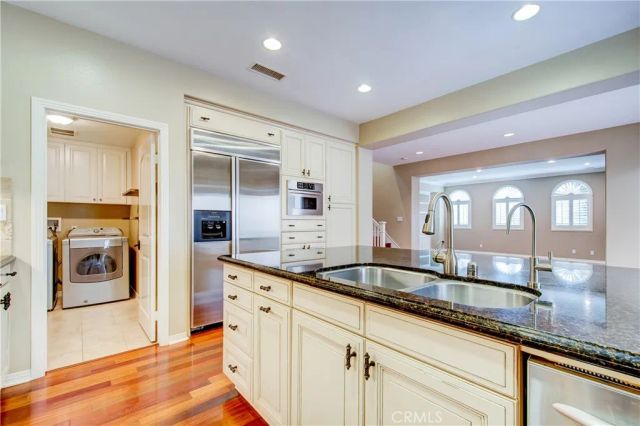 31 Twin Gables, Irvine, CA 92620