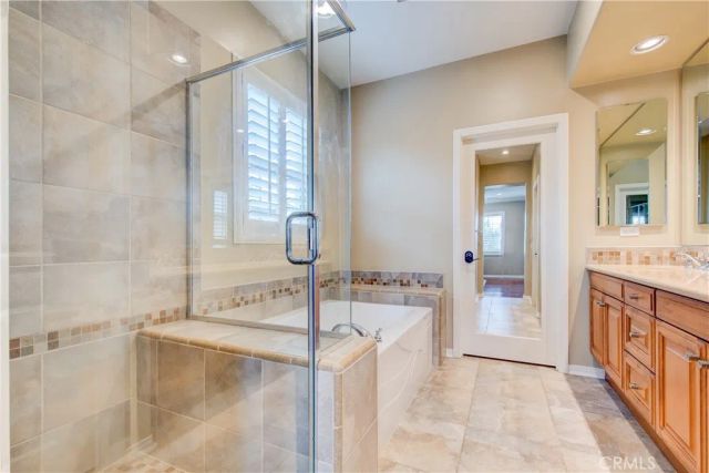 31 Twin Gables, Irvine, CA 92620
