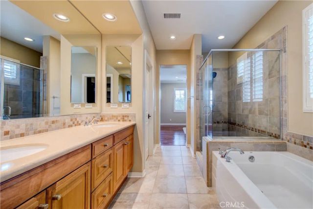 31 Twin Gables, Irvine, CA 92620