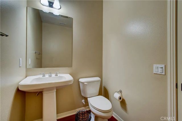31 Twin Gables, Irvine, CA 92620