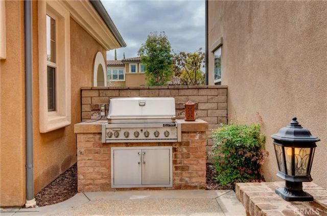 31 Twin Gables, Irvine, CA 92620