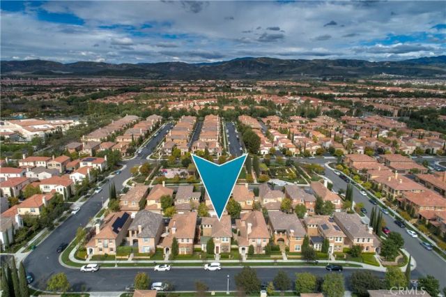 31 Twin Gables, Irvine, CA 92620