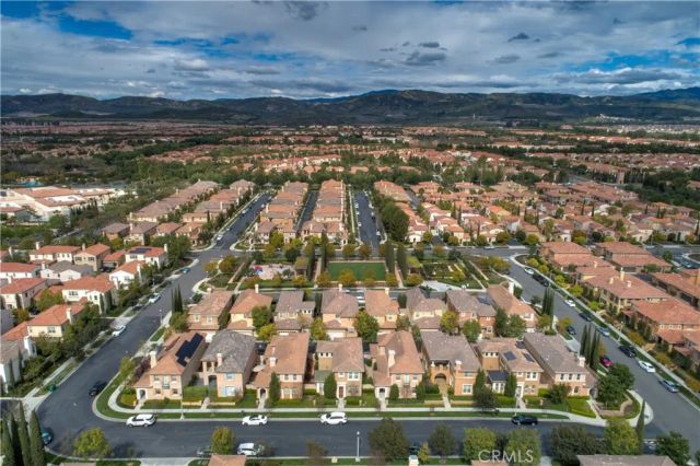 31 Twin Gables, Irvine, CA 92620