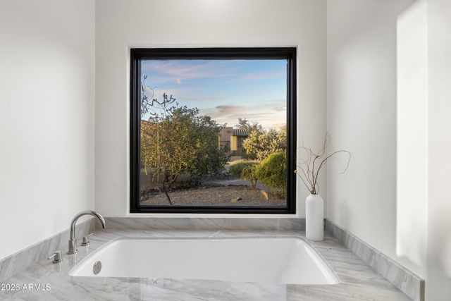 10046 E HIDDEN VALLEY Road, Scottsdale, AZ 85262