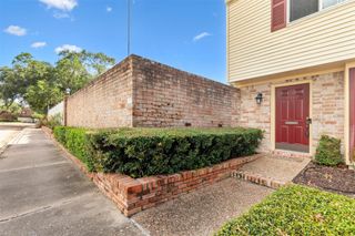 2107 Lander Lane 80, Houston, TX 77057