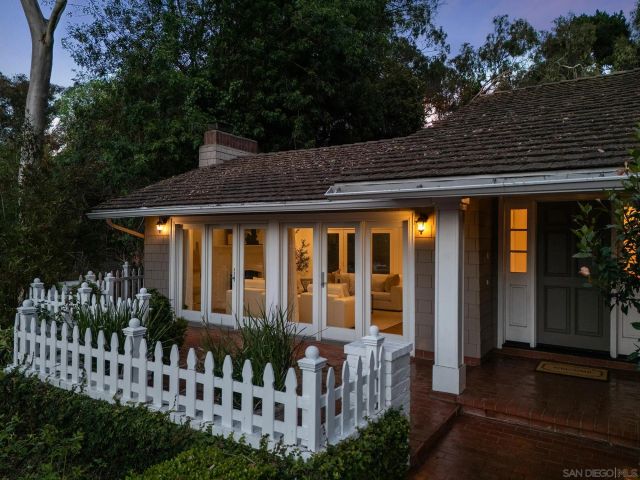 2696 Caminito Prado, La Jolla, CA 92037