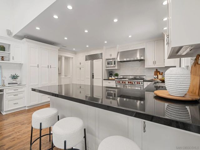 2696 Caminito Prado, La Jolla, CA 92037