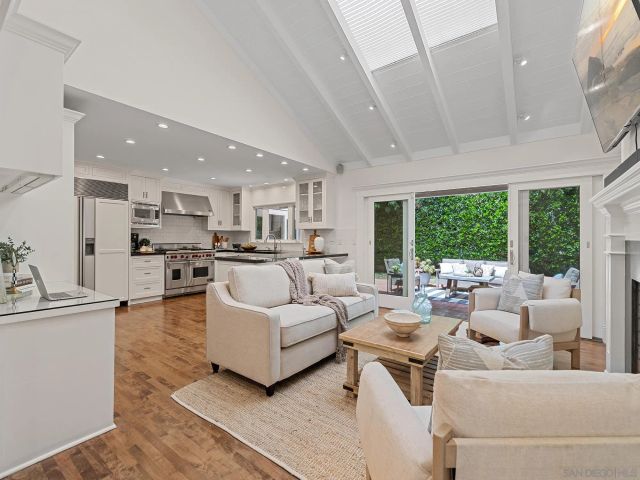 2696 Caminito Prado, La Jolla, CA 92037
