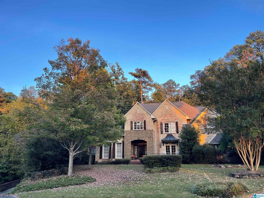 1500 WOODRIDGE PLACE, Vestavia Hills, AL 35216