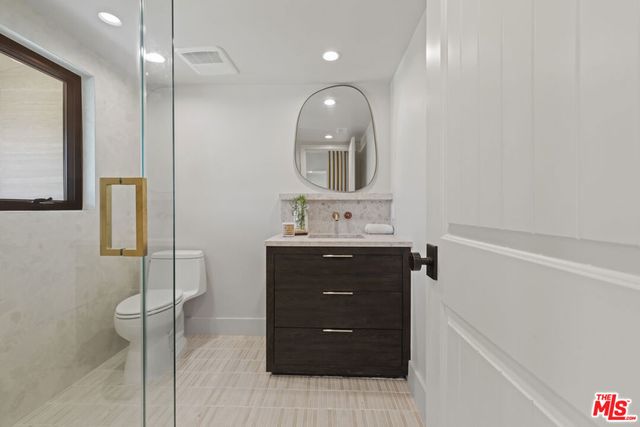 11268 Dona Lola Drive, Studio City, CA 91604