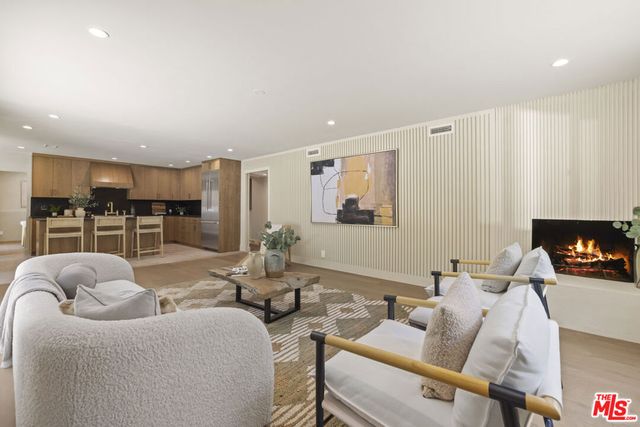 11268 Dona Lola Drive, Studio City, CA 91604