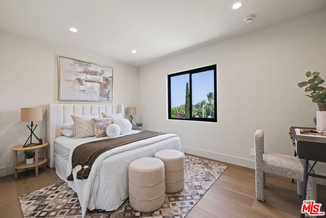 11268 Dona Lola Drive, Studio City, CA 91604