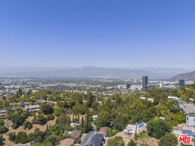 11268 Dona Lola Drive, Studio City, CA 91604