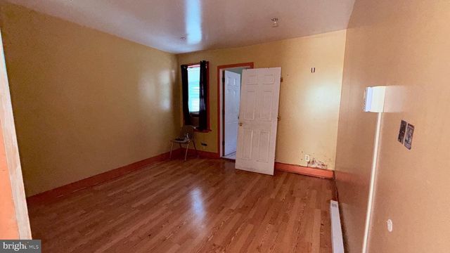 3037 N ORKNEY ST, Philadelphia, PA 19133