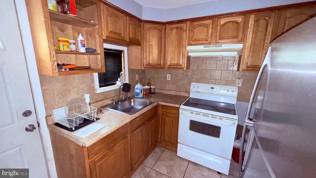 3037 N ORKNEY ST, Philadelphia, PA 19133