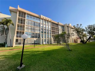 851 Three Islands Blvd 206, Hallandale Beach, FL 33009