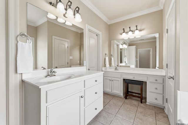 12292 Dutchtown Villa Dr, Geismar, LA 70734