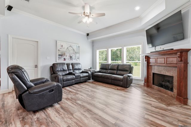 12292 Dutchtown Villa Dr, Geismar, LA 70734