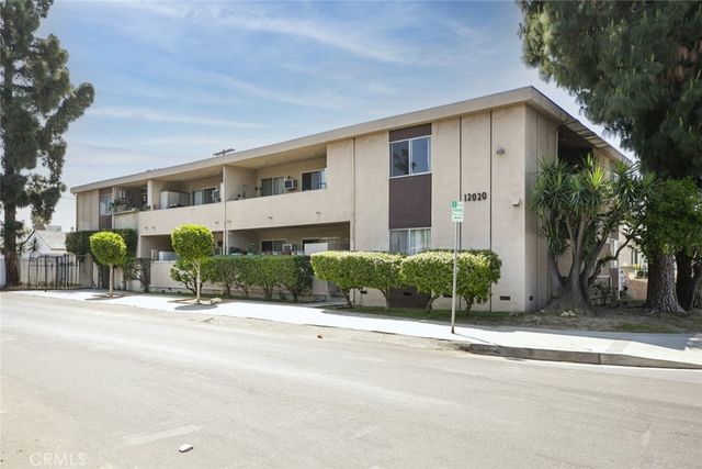 12020 Hamlin Street, North Hollywood, CA 91606