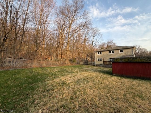 28 Carr St, Pompton Lakes Boro, NJ 07442
