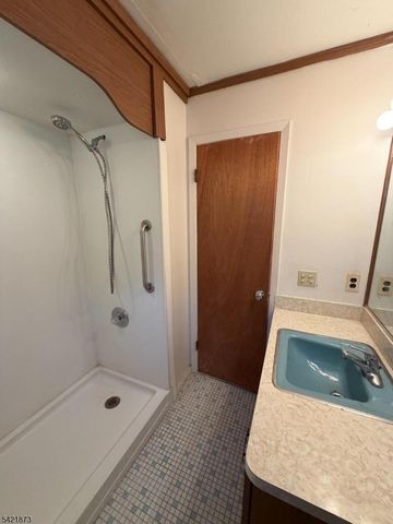 28 Carr St, Pompton Lakes Boro, NJ 07442