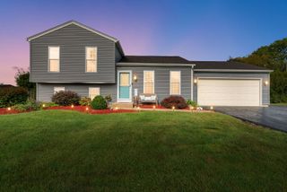 751 Cypress Lane, Carol Stream, IL 60188