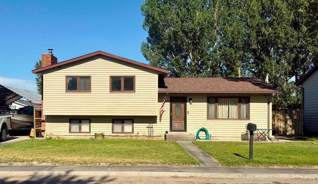 1808 Crest Way, Worland, WY 82401 property photo