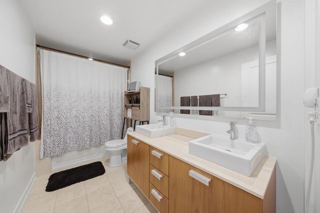 3008 W ADDISON Street 3S, Chicago, IL 60618