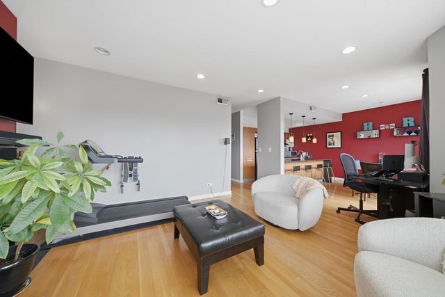3008 W ADDISON Street 3S, Chicago, IL 60618