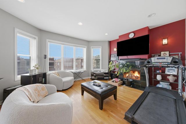 3008 W ADDISON Street 3S, Chicago, IL 60618