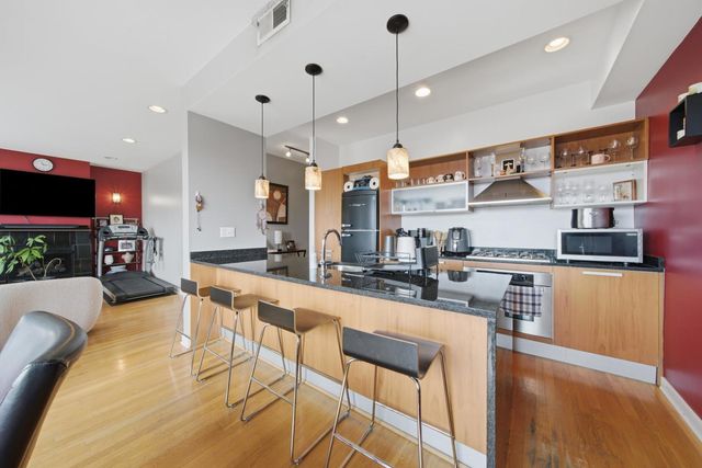 3008 W ADDISON Street 3S, Chicago, IL 60618