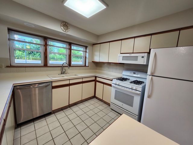 6800 N Overhill Avenue 1A, Chicago, IL 60631