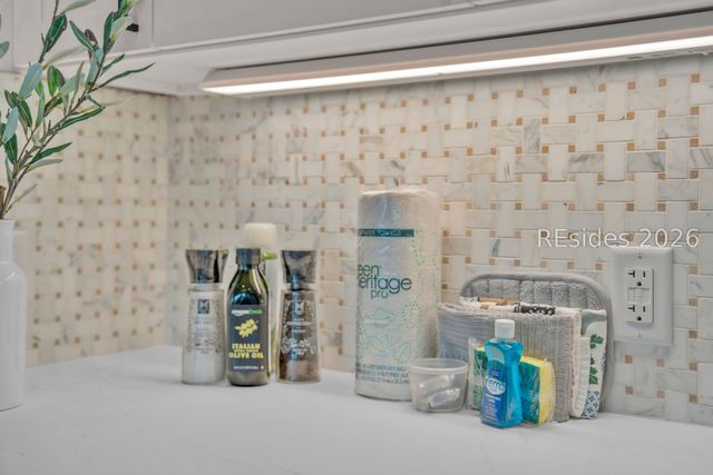 40 Folly Field Road 326, Hilton Head Island, SC 29928