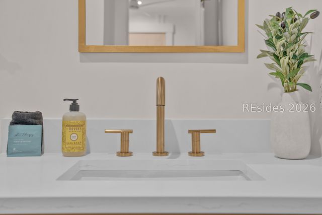 40 Folly Field Road 326, Hilton Head Island, SC 29928