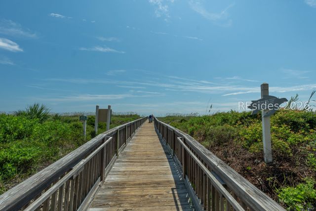 40 Folly Field Road 326, Hilton Head Island, SC 29928