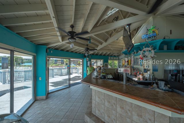 40 Folly Field Road 326, Hilton Head Island, SC 29928