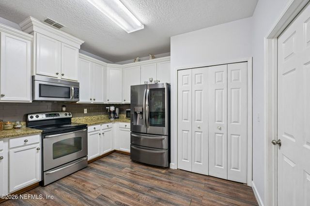 558 ROSERUSH Lane, Jacksonville, FL 32225