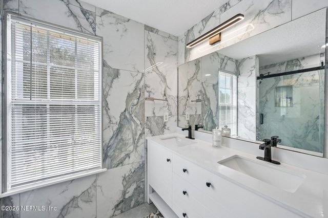 558 ROSERUSH Lane, Jacksonville, FL 32225