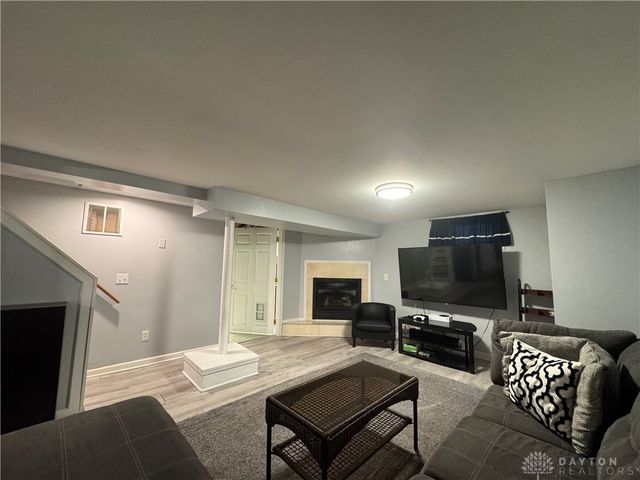 1828 N Sweetbriar Lane, Springfield, OH 45505