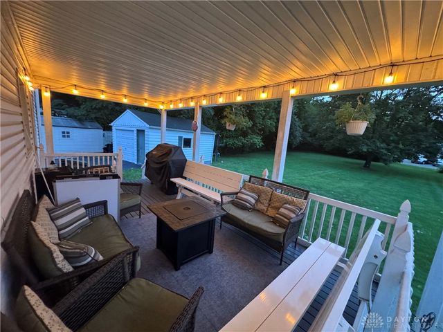 1828 N Sweetbriar Lane, Springfield, OH 45505
