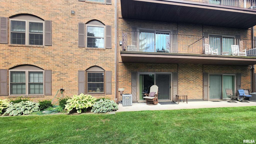 1360 Kimberly Ridge Rd Apt 111, Bettendorf, IA 52722