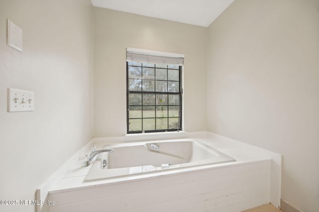 1326 RIVERPLACE Drive, Jacksonville, FL 32223