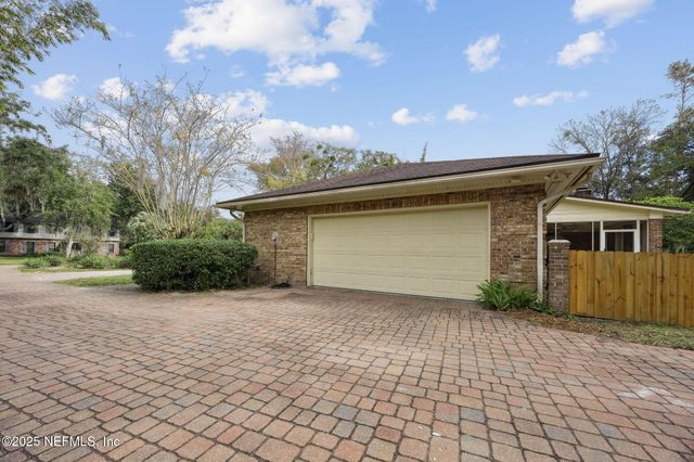 1326 RIVERPLACE Drive, Jacksonville, FL 32223