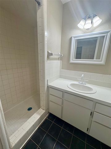 534 33RD AVENUE N, St Petersburg, FL 33704