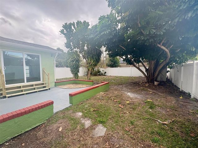 534 33RD AVENUE N, St Petersburg, FL 33704