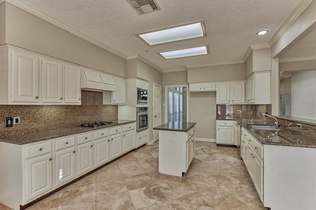 3 Amber Sky Place, The Woodlands, TX 77381